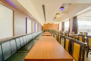 Townhouse OAK Hotel Devanshi Inn - Image 2