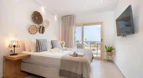 Ocean View Studios and Luxury Rooms - Image 2