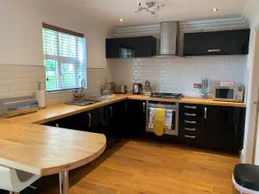 Cosy 3 bedroom home with parking in Middlesbrough - Image 3