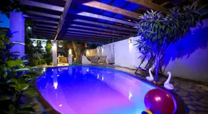 Garden Hotel - Image 3