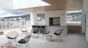 Silver Studio Pool Comfy Garage CheckinEC - Image 3