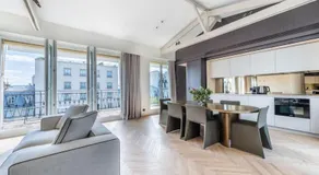 Luxueux Appartement Haussmannien avec Vue sur Paris - Image 2