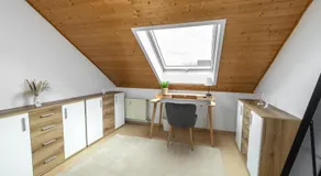 Cozy Holiday Home - Image 4