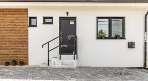 Private Stylish Apt With Free Parking 24-7 self check-in - Image 5