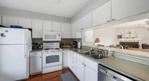 Harbor Ridge - Lakefront Retreat, Great Views, Pool and Dock Access! - Image 4