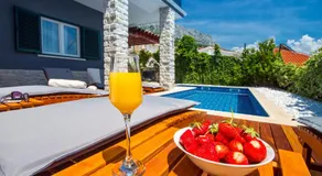 SPECIALERBJUDANDE!! Helt ny! Lyxvilla Jasmina med uppvärmd pool vid havet !!! - Image 5
