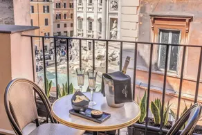 Relais Fontana Di Trevi Hotel - Image 5
