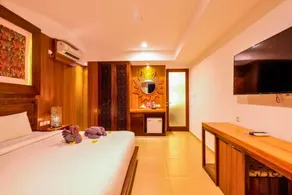 Queen Room Pool Access with 1 BR AN121A - Image 3