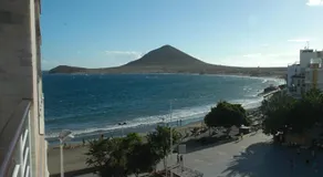 Bel appartement de 2 chambres, terrasse, vue mer et wifi, à 1 minute à pied de la plage - Image 4
