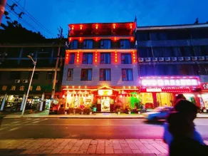 Fenghuang Qingwu river view homestay - Image 2