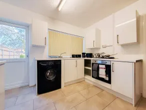 Spacious 3 Bedroom Home - Near Nec, Birmingham Airport & Solihull - Image 4