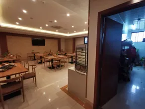GreenTree Alliance Hotel Taizhou Jingjiang Dongxing Town Dongxing Avenue - Image 3