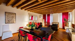 Top Floor Terrace Elegant Apartment 4 min from St Mark s Square No Lift- VHA Collection - Image 3