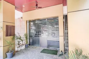 Hotel Golden Roof - Image 2