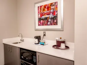 Hampton Inn & Suites Dublin - Image 4