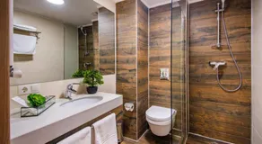 A Modern Suite Close to Gondola Ski Lift - Image 2