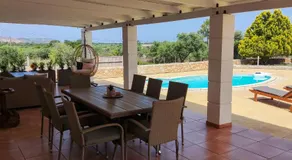 Grey Haven Luxury Villa - Image 4