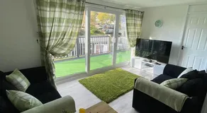 92 Lake View - Image 2