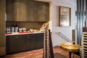 Charlesmark Hotel - Image 3