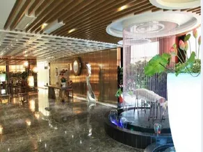 The Luxe Manor - Image 2