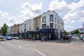 YourApartment - Wellington Place - Image 5
