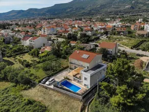Apartment Zdene A1 Kastel Luksic, Riviera Split - Image 2
