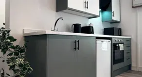 124A The Luxury Suite 1st floor modern apartment - Image 4