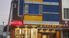 Hotel Teeja's - Haldi Restaurant Aiims road Jodhpur - Image 5