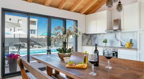 Apartments with swimming pool Kastel Luksic, Kastela - 22983 - Image 2