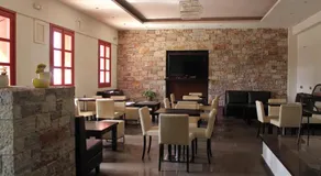 Aposperides Hotel - Image 3