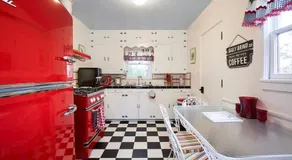 Romantic Escape+Close Walk To Town+Hot Tub+Pets OK - Image 4