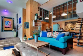 Blu Cabin Ari Stylish Gay Poshtel - Image 2