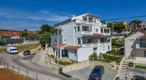Apartamento vacacional con barbacoa | Vistas al jardín | Se admiten mascotas - Image 5