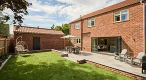 Host & Stay - The Sett - Image 5
