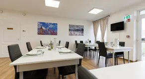 Safari Hotel - Image 3
