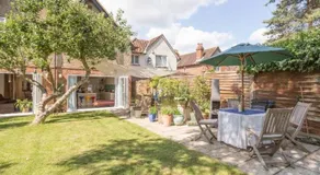 6 bedrooms beautiful home 3 bathrooms, quiet location with garden near Legoland Windsor Heathrow - Image 4