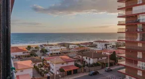 Tres dormitorios ,vistas al mar , junto a la playa - Image 4