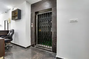 Hotel O LAHARI LUXURY ROOMS - Image 4