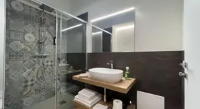 Domus MEA - Breakfast Included! - Image 2