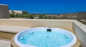 Schinoza Luxury Suites - Image 3