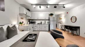 Upscale Midtown Studio and Private Balcony - Image 2