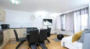 Gorgeous 2 bedroom 2 bathroom Woolwich - Image 3