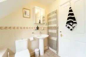 Hilltop Residence - Image 4
