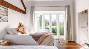 3 Bed in Chippenham oc-77334 - Image 2