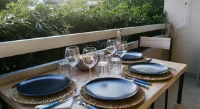Grand studio Standing avec terrasse et parking - Image 3