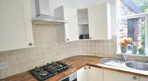 Charming & Cosy Home Stockport - Image 5