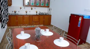 Holiday Villa - Image 4