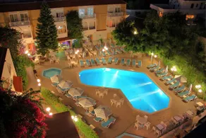 Kassandra Family Apart-Hotel - Image 3