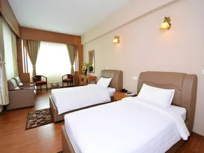 Asia Plaza Hotel - Image 2