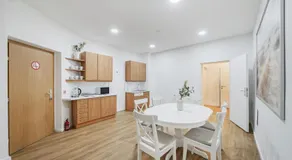 Central City Rooms by Home2 - Image 4